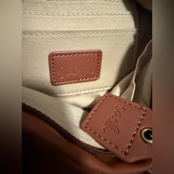 SASH LESS THAN PERFECT/LTP - Faux LEATHER in color Musana - Picture 8 of 9